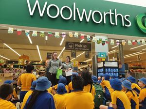 2019 Year 5 Woolies Visit 11