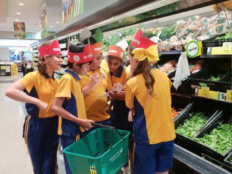 St Andrew's Primary Marayong students in Woolworths
